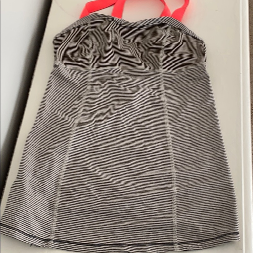 Lululemon tank top